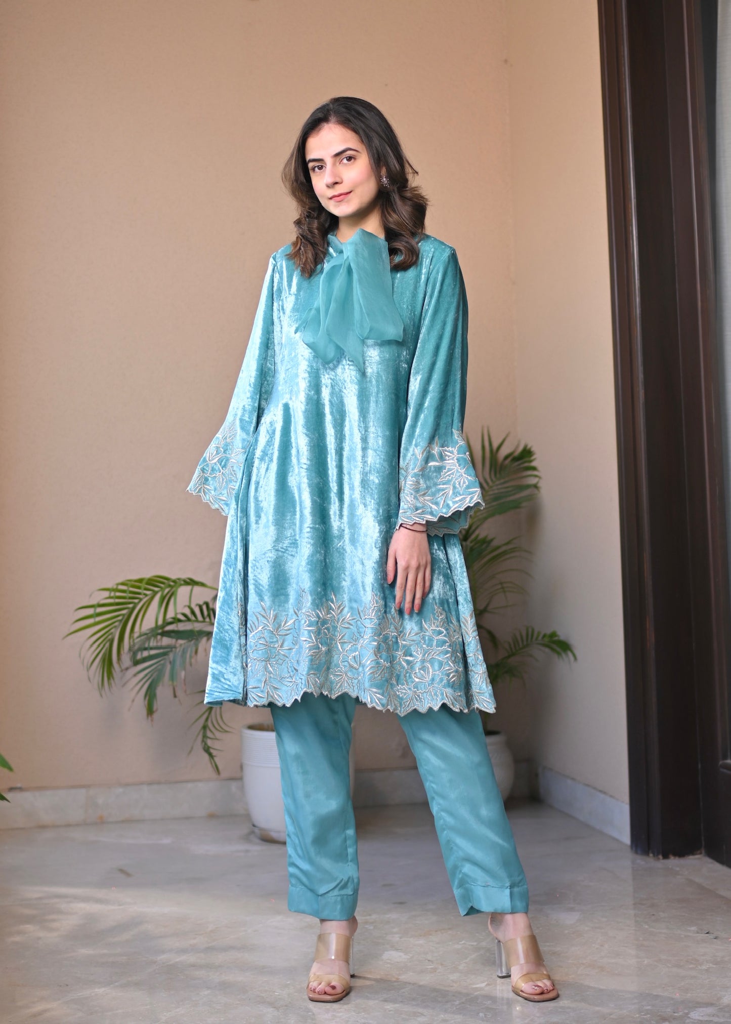 Ferozi Velvet Bow Set