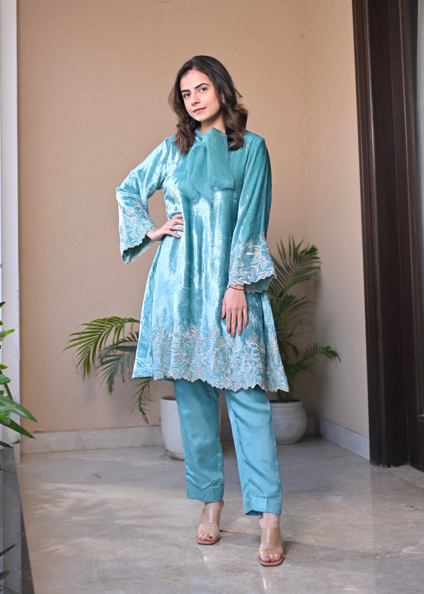 Ferozi Velvet Bow Set