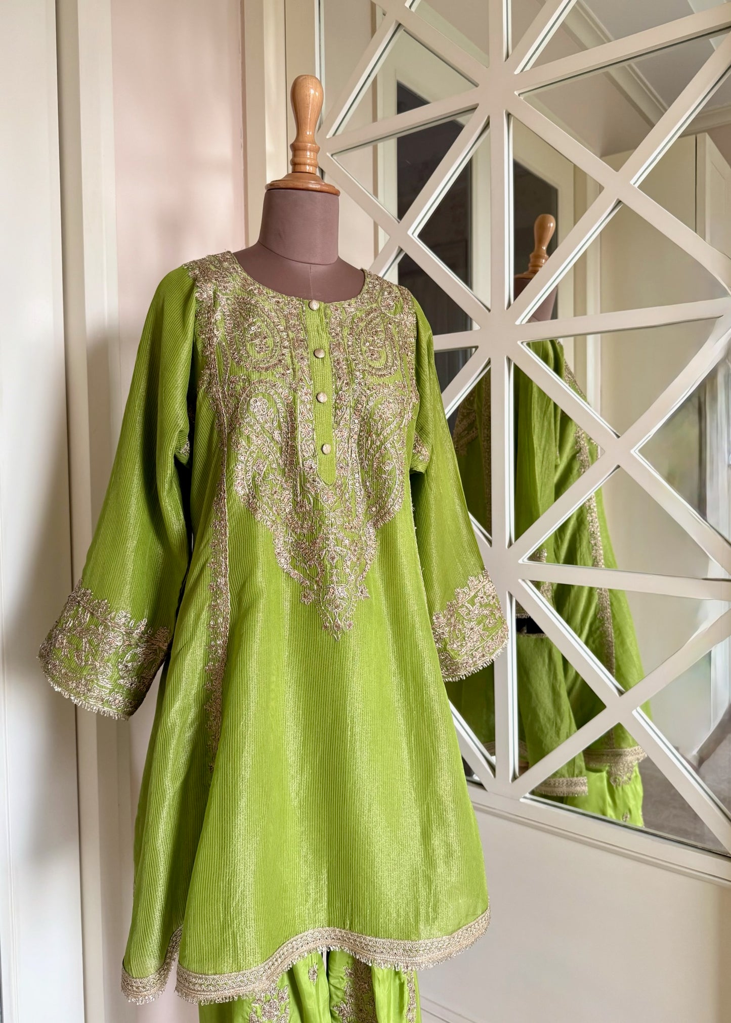 Meadow Glow – Organza Embroidered Set