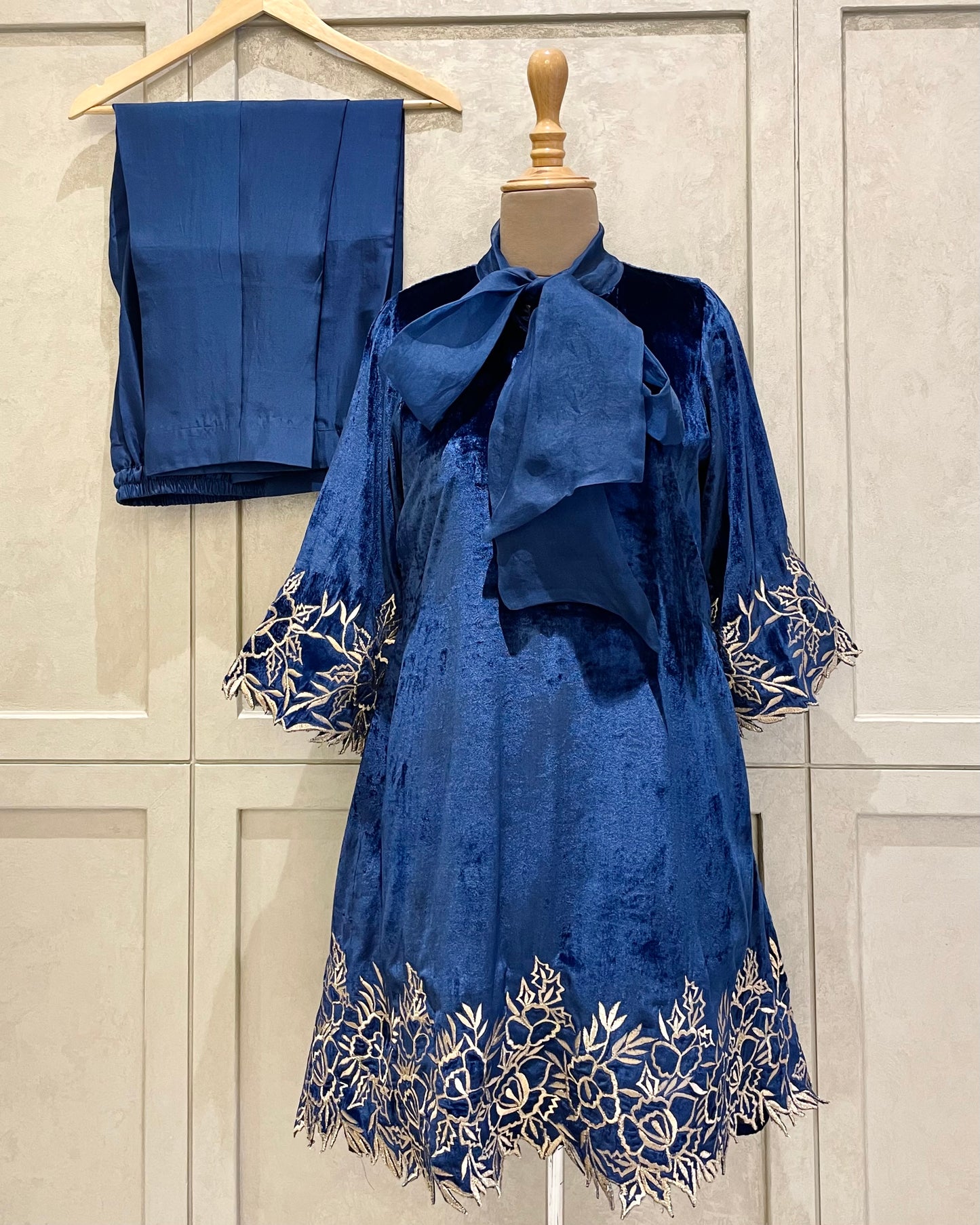 Royal Blue Pure Velvet Bow Set