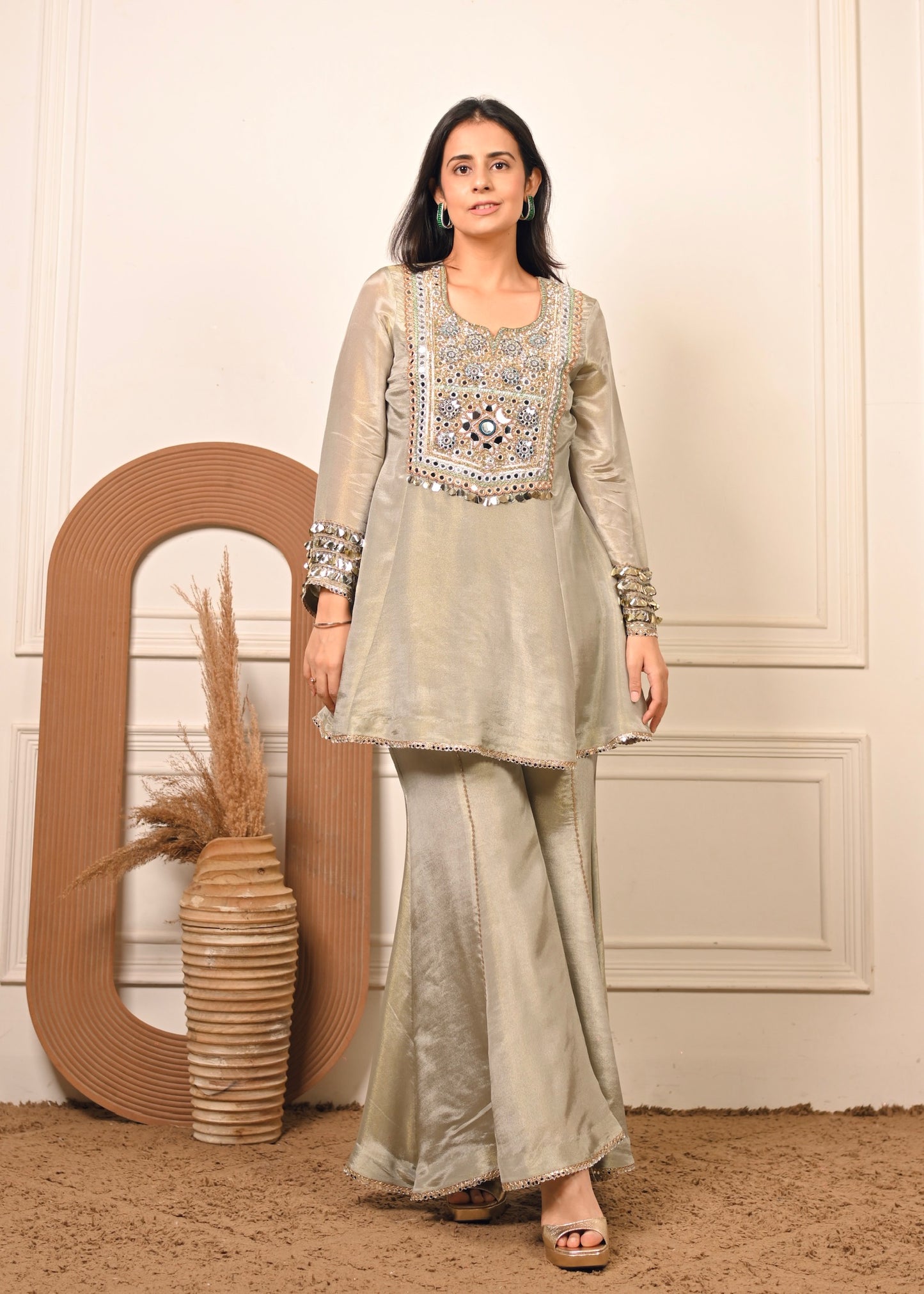 Sheesh Taara – Shimmer Mirror Hand-Embroidered Co-ord Set