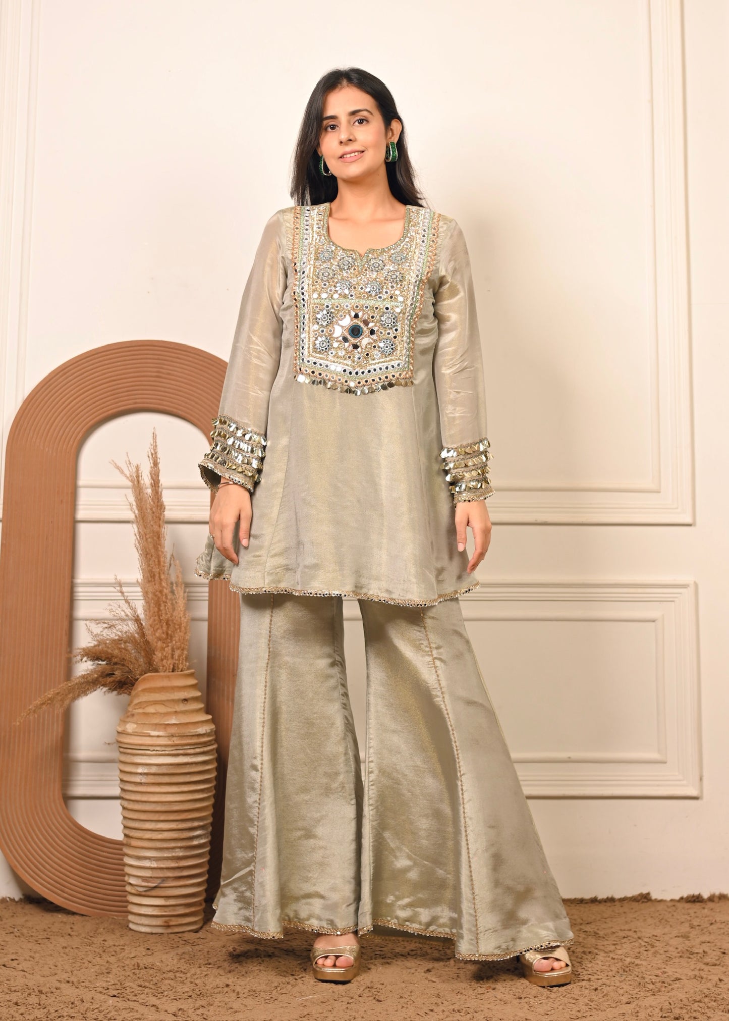 Sheesh Taara – Shimmer Mirror Hand-Embroidered Co-ord Set