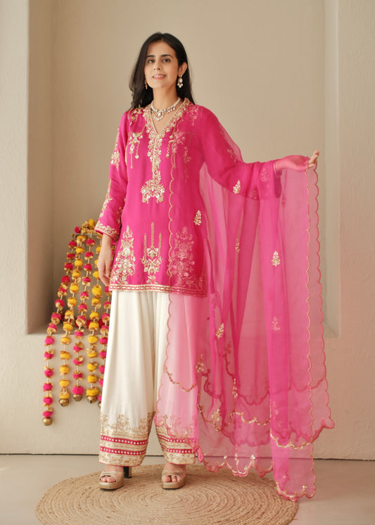 Gulabi Adaa- Magenta & Ivory Raw Silk Suit