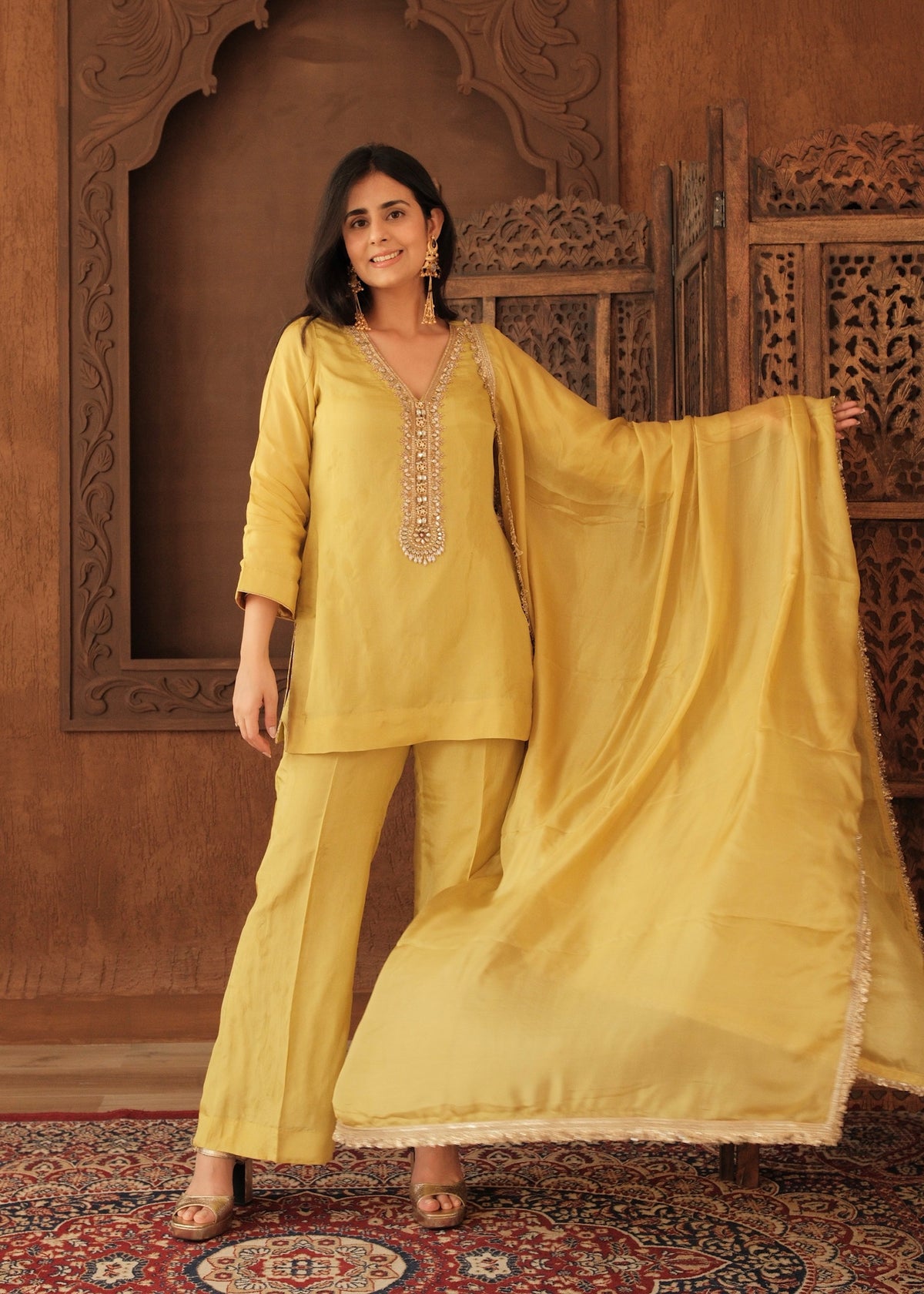 Sunehri Silk Set