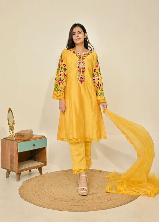Phoolon Wali Baat – Mango Yellow Chanderi Set