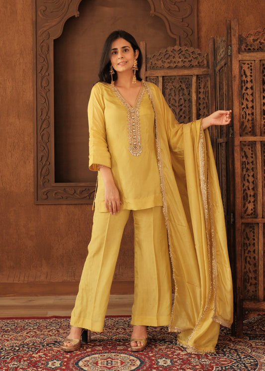Sunehri Silk Set