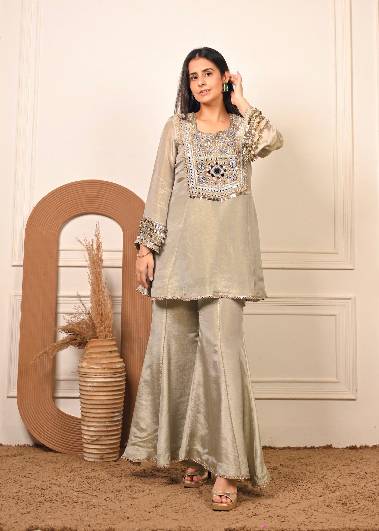 Sheesh Taara – Shimmer Mirror Hand-Embroidered Co-ord Set