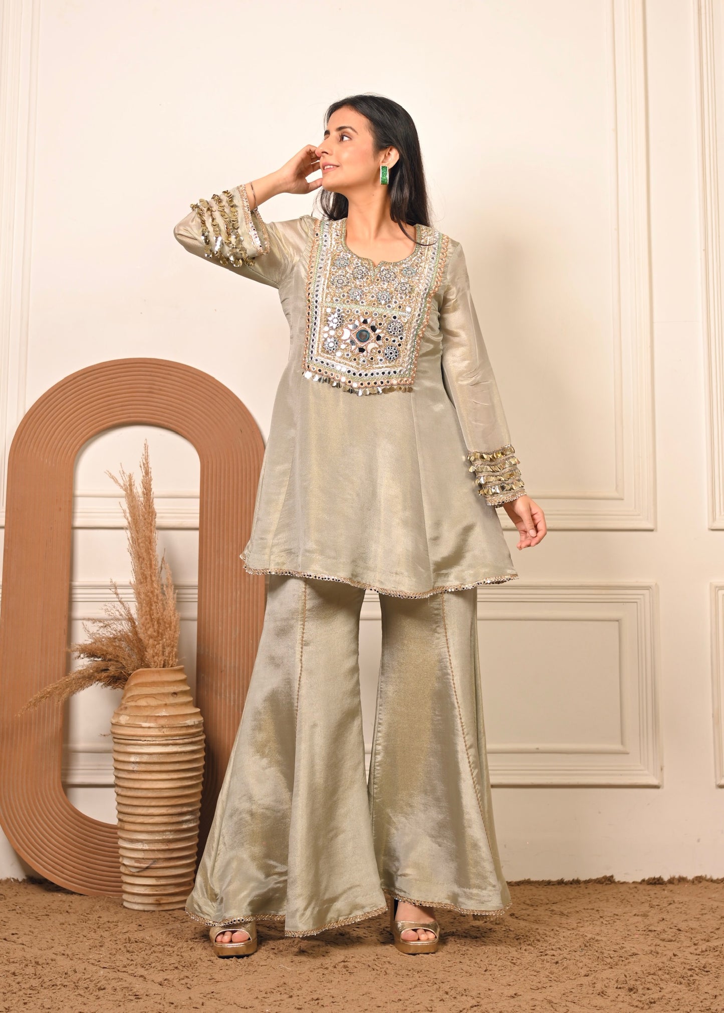 Sheesh Taara – Shimmer Mirror Hand-Embroidered Co-ord Set