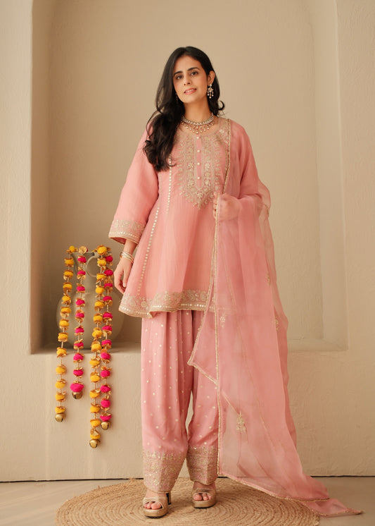 Gulabi Noor- Crushed Tissue Suit
